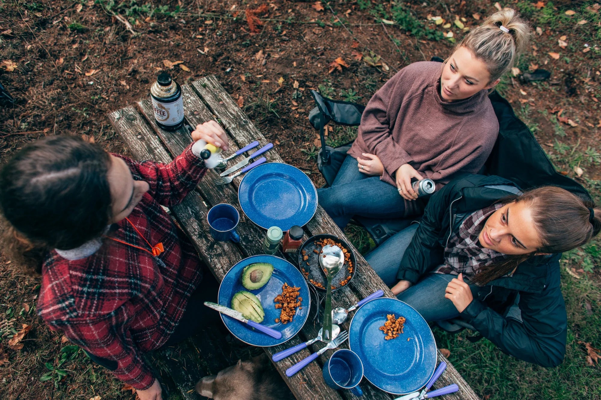 24 Piece Enamel Camping Tableware Set K371