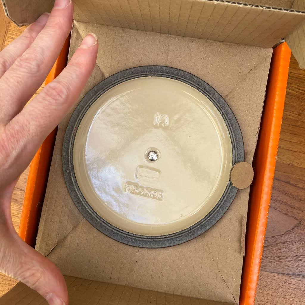 1-Quart Cast Iron Round Dutch Oven R2302