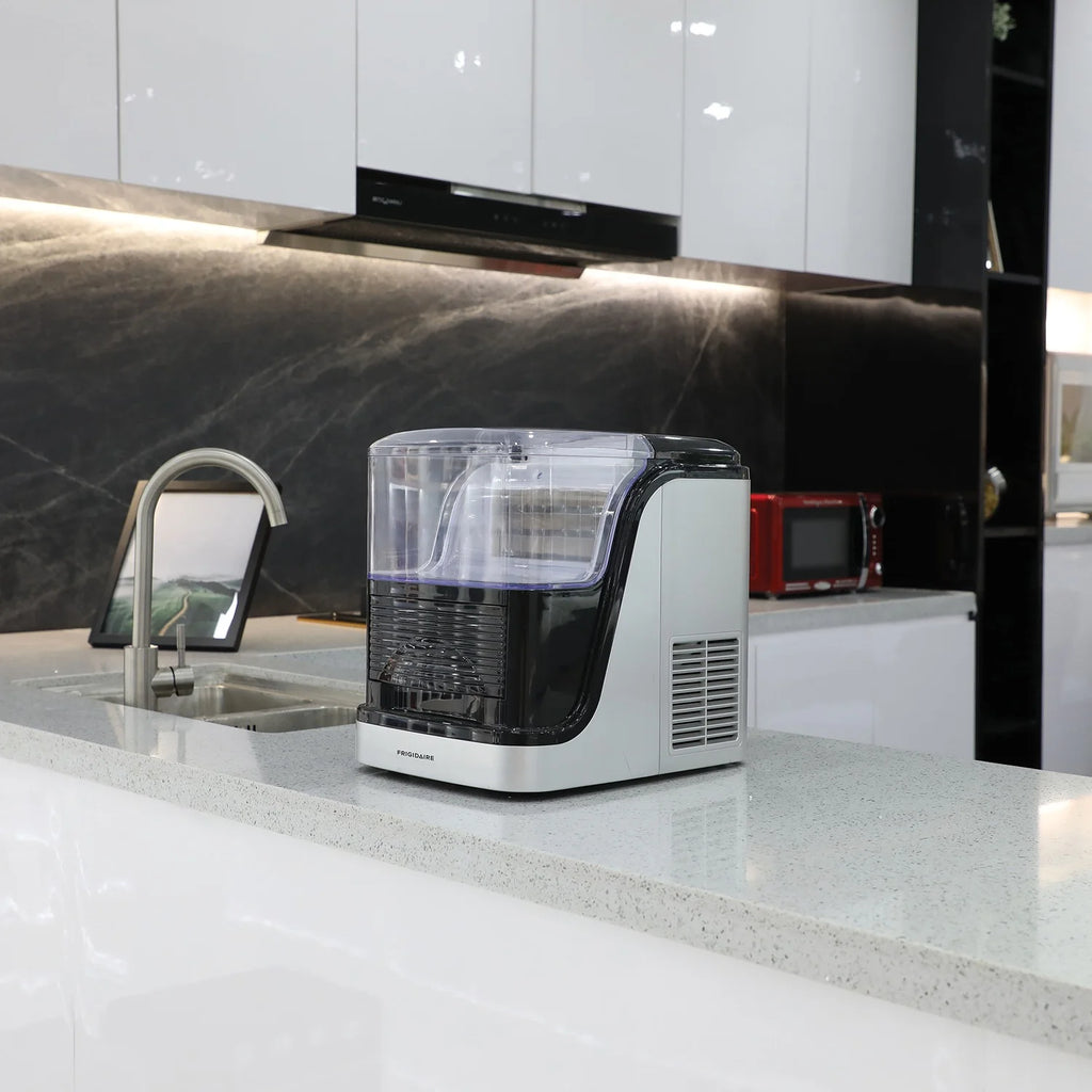 33lbs Clear Square Ice Maker D3362