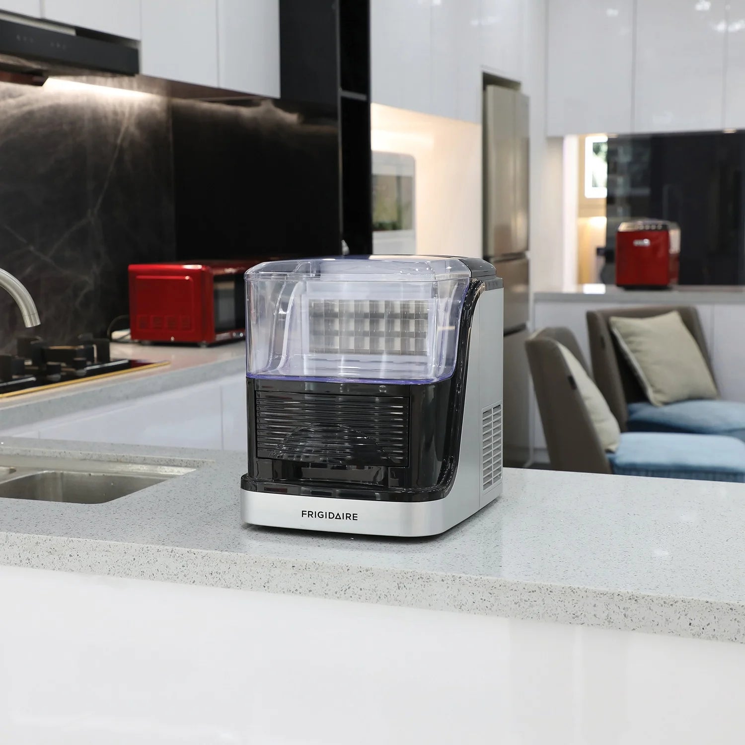 33lbs Clear Square Ice Maker D3362