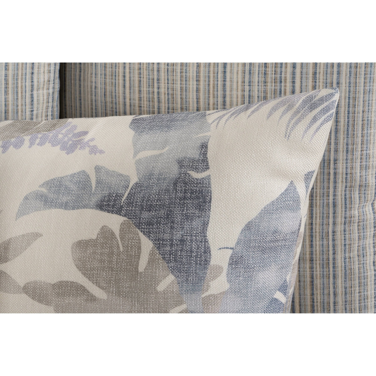 6 Piece Queen Duvet Cover Set with Duvet Insert A720578