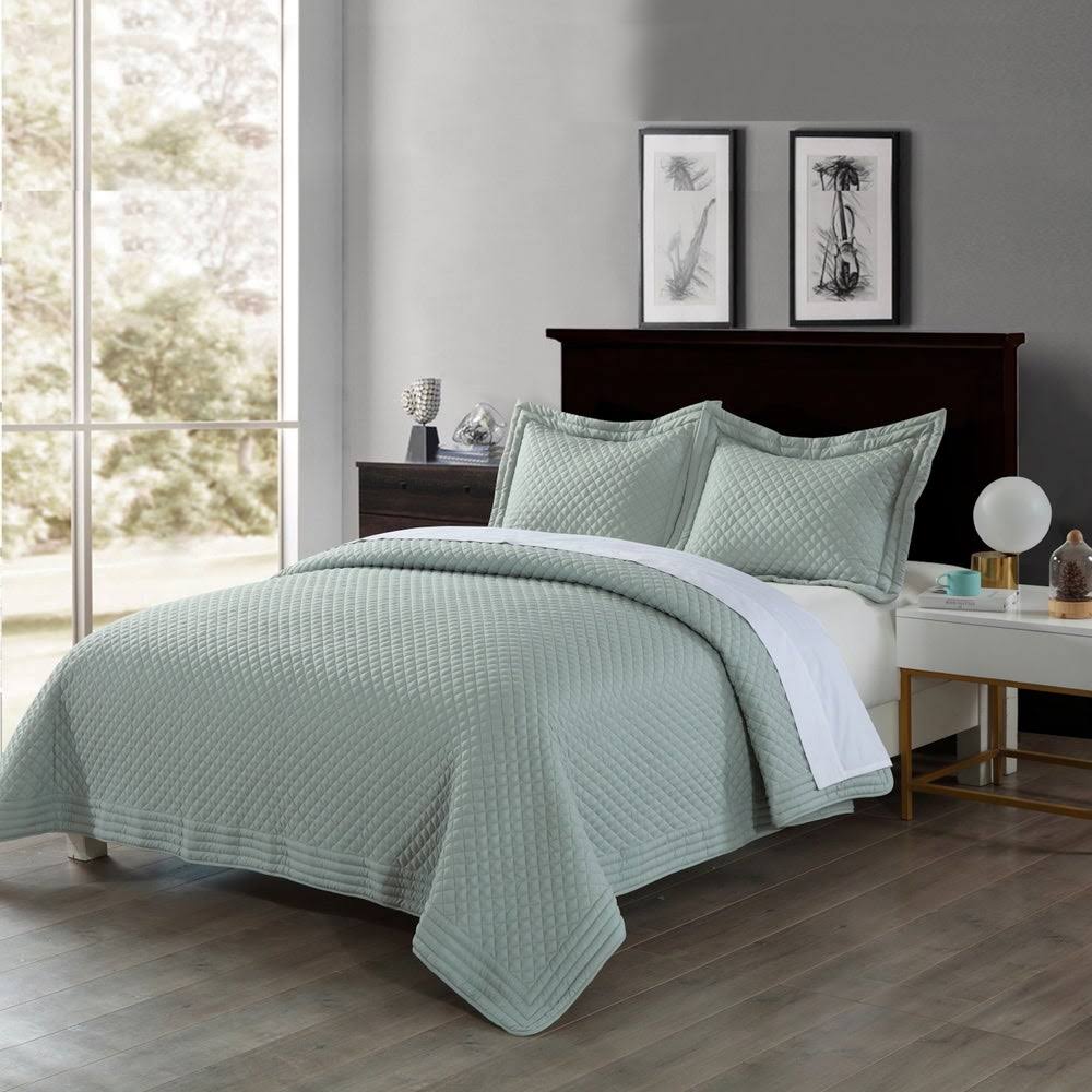 Sage Microfiber Water Resistant Quilt or Shams Q1146