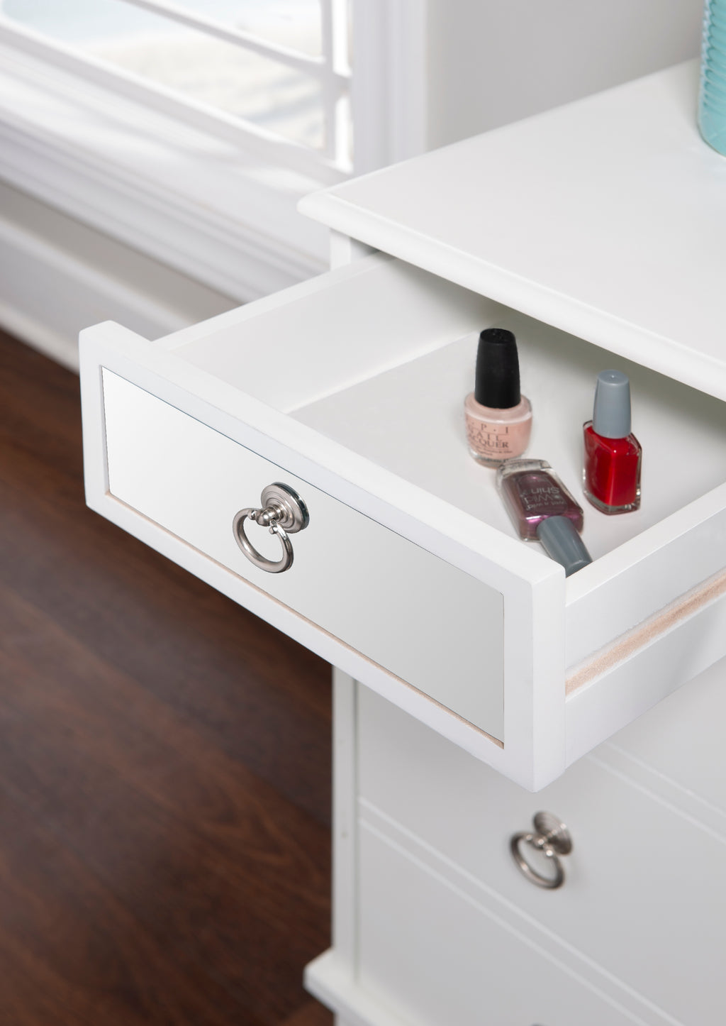 White 2-Piece Vanity Set with Bench D232281
