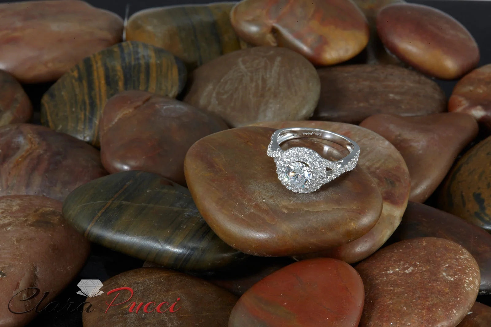 18K White Gold Halo Engagement Ring size 3.5 Z74040