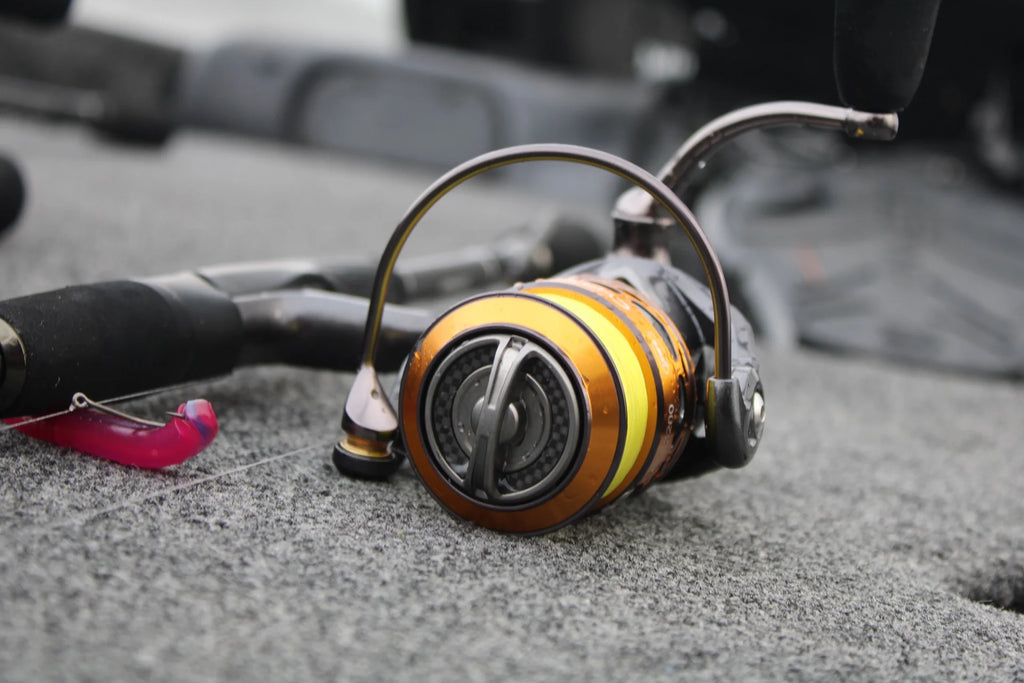 Gray Spinning Fishing Reel R738