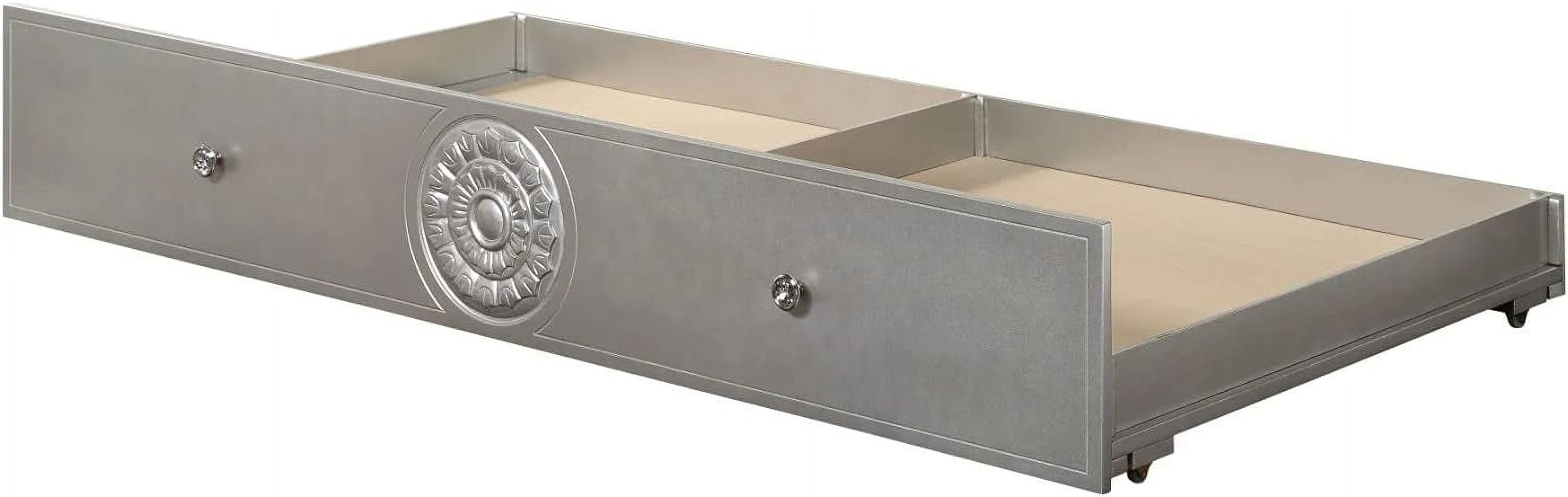 Silver Roll-Out Trundle Y367