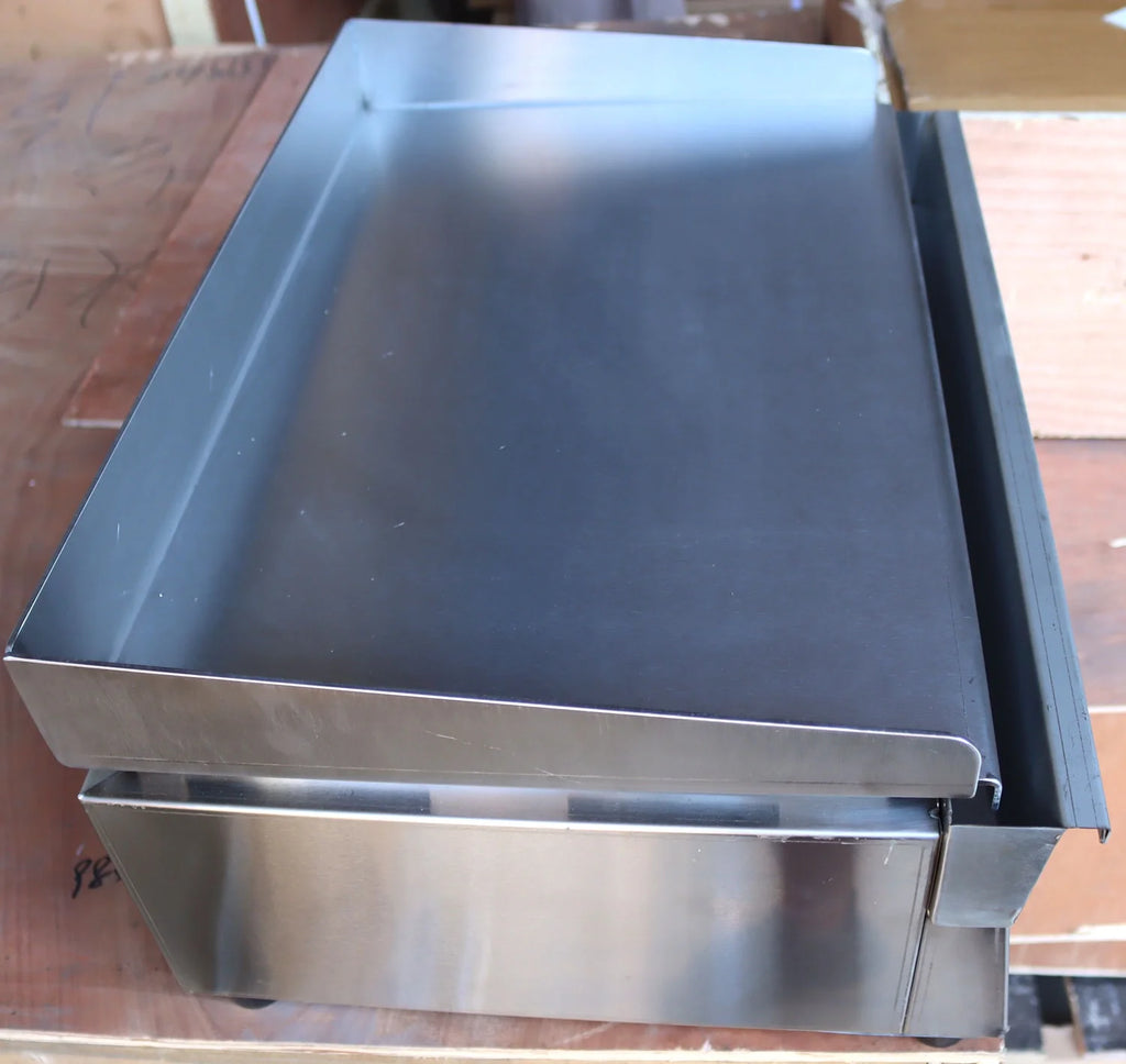 28.94" x 16.14" 2 Burner Propane Countertop Griddle Grill M593