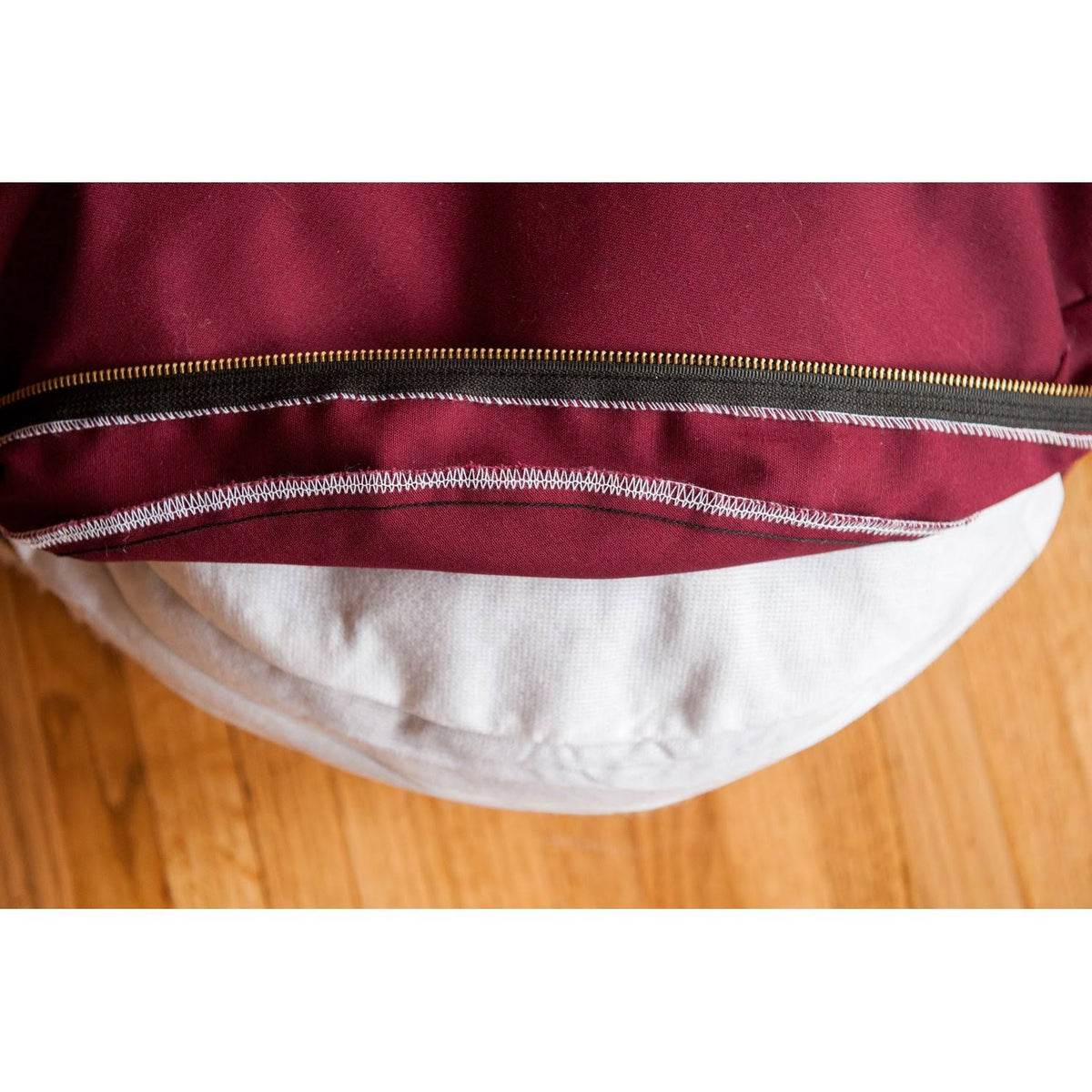 Luxury Cozy Cave Pet Bed T25172