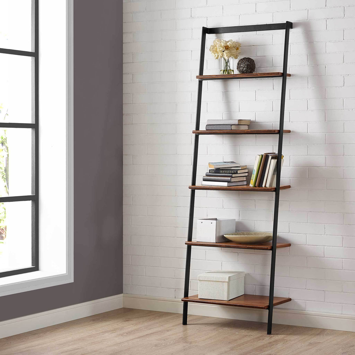 Leaning Shelf P430937